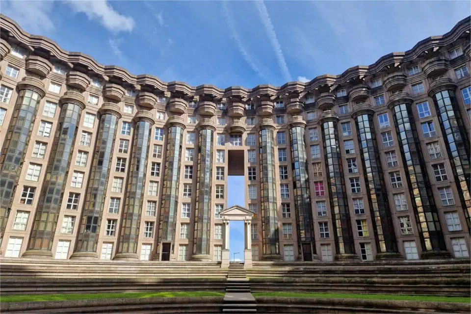 cinq-lieux-incontournables-a-l-architecture-insolite-en-ile-de-France
